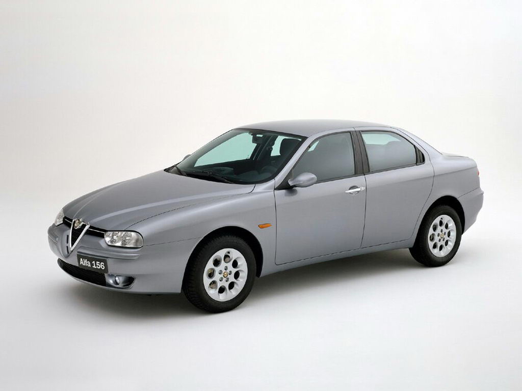 Alfa Romeo 156 2002 001.jpg